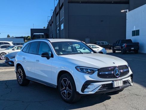 Certified 2025 Mercedes-Benz GLC 300 image 3