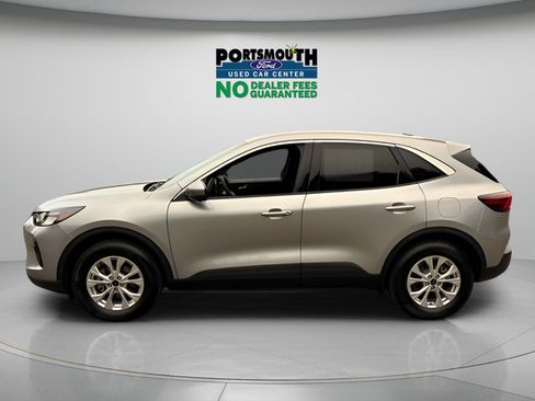 Used 2023 Ford Escape Active w/ Tech Pack #2 AWD/4WD image 2