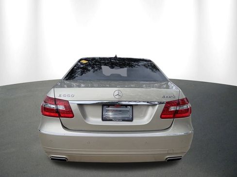 Used 2010 Mercedes-Benz E 550 4MATIC Sedan image 13