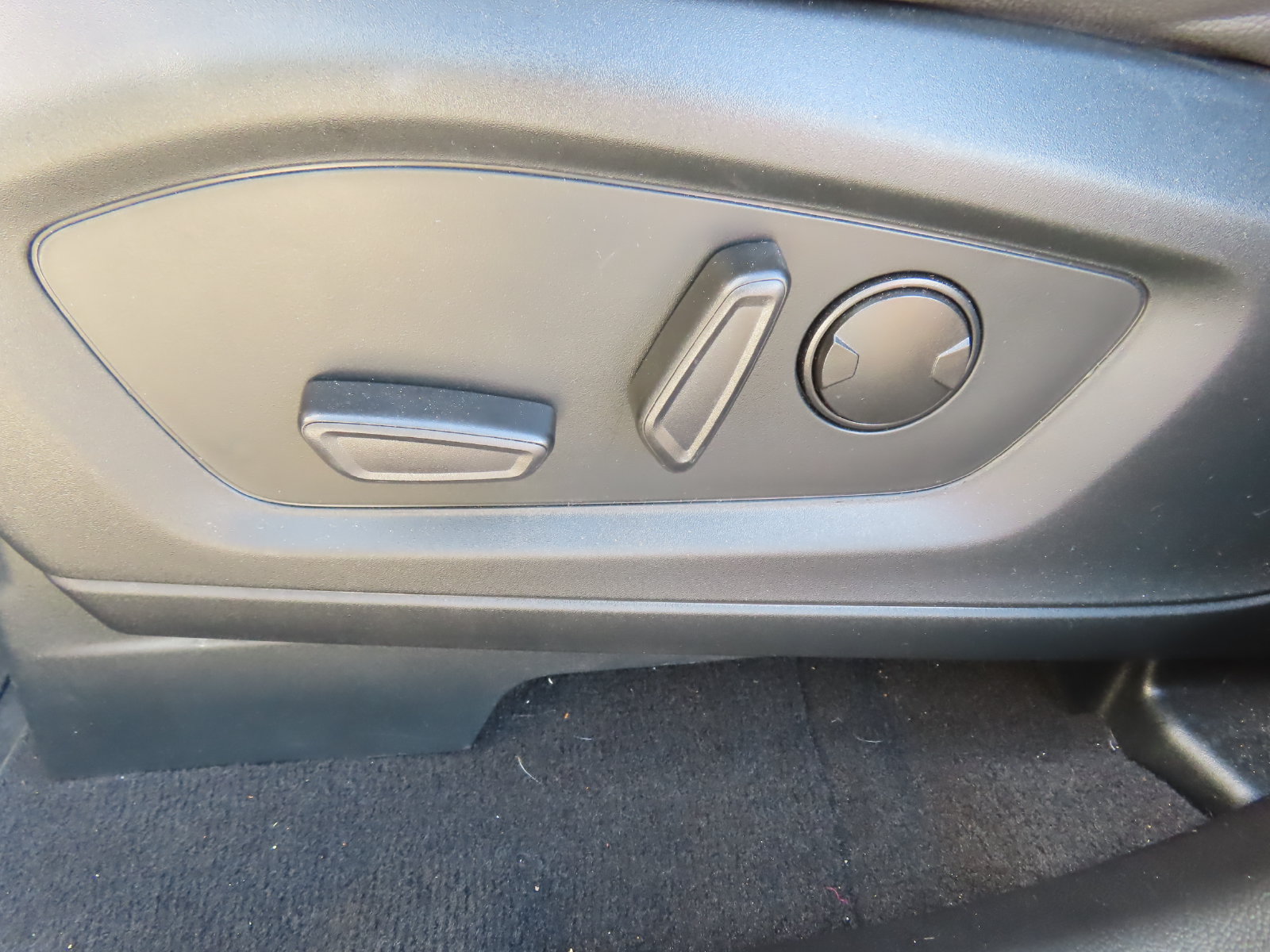 Used 2023 Ford Explorer ST w/ Equipment Group 401A AWD/4WD image 30