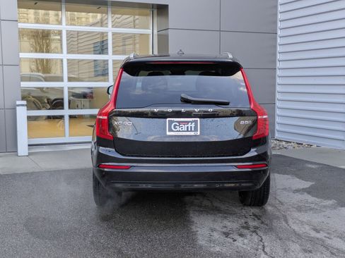 Used 2023 Volvo XC90 B5 Core w/ Climate Package image 4