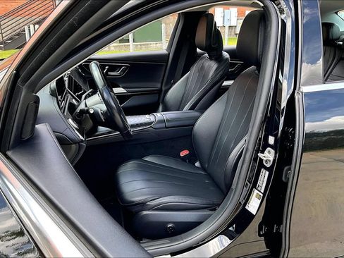 Used 2025 Mercedes-Benz E 350 Sedan image 33