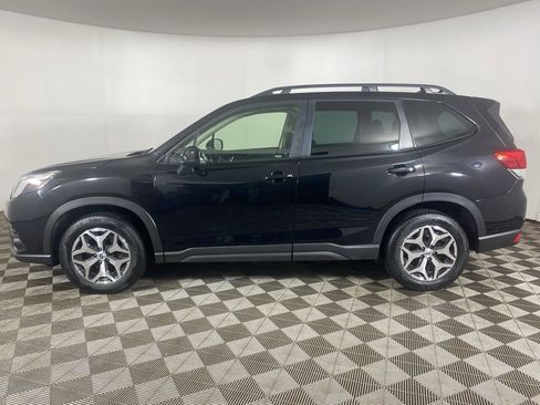 Used 2023 Subaru Forester Premium AWD/4WD image 9