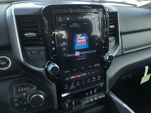 New 2026 RAM 1500 4x4 Crew Cab image 27