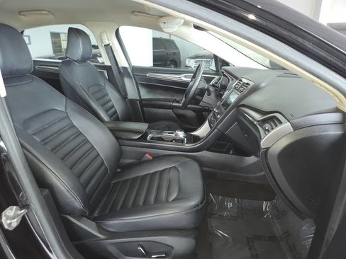 Used 2020 Ford Fusion SEL FWD image 30