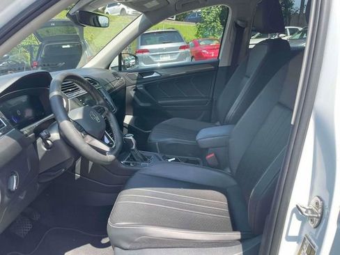 Used 2023 Volkswagen Tiguan SE image 14