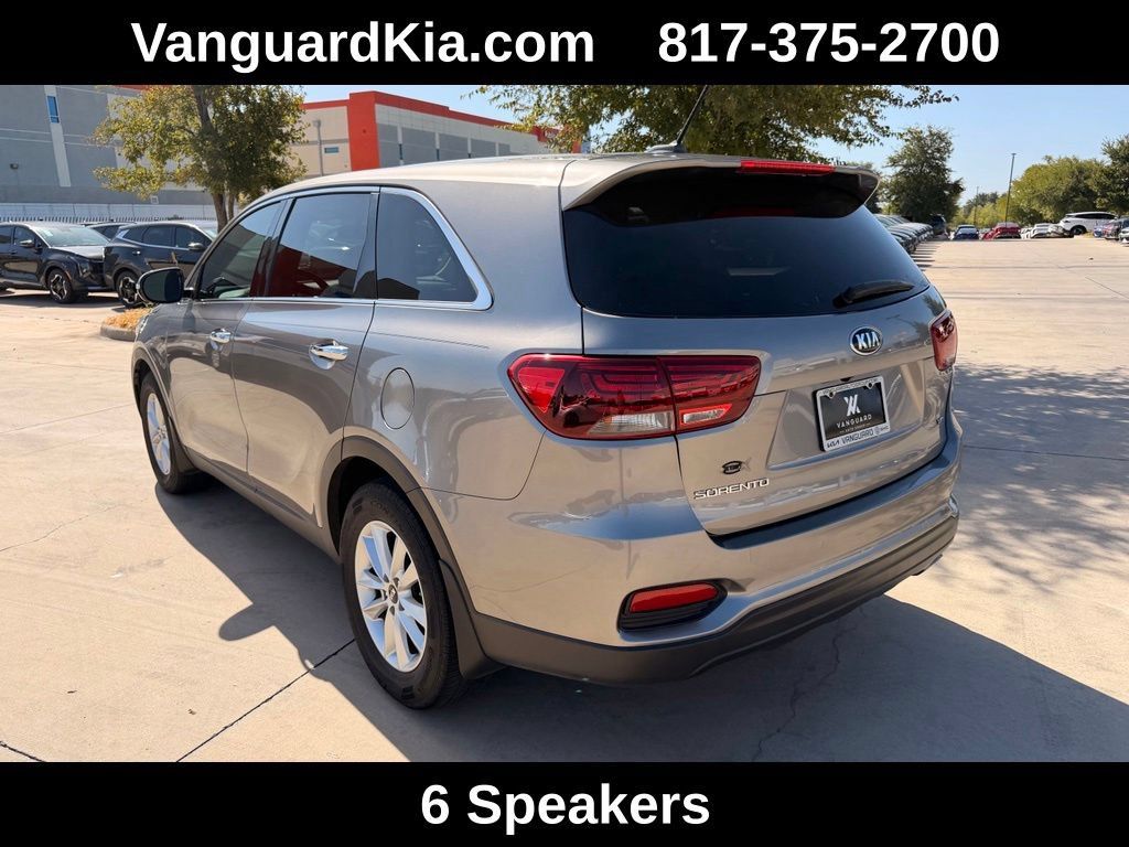 Used 2019 Kia Sorento FWD V6 image 2
