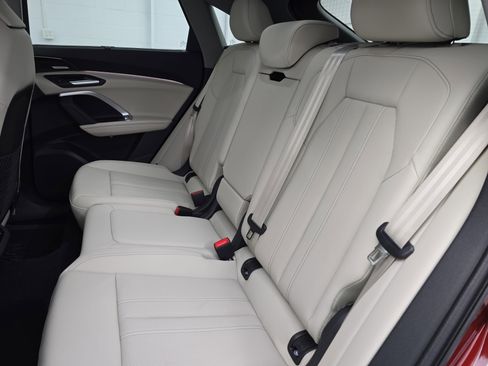 New 2025 Audi Q5 Prestige image 14