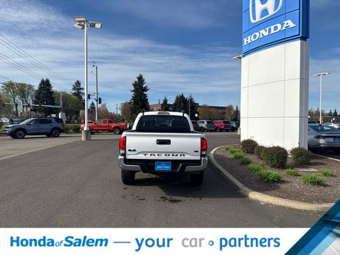Used 2021 Toyota Tacoma SR5 image 5