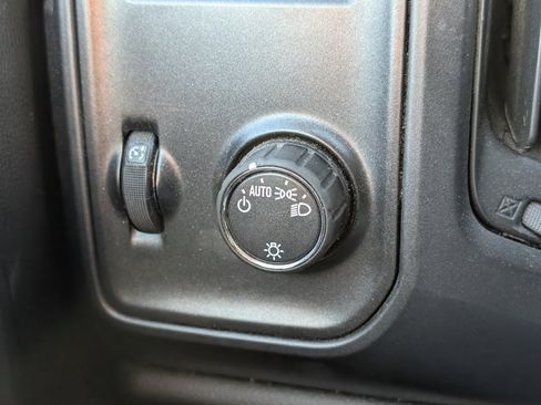 Used 2016 Chevrolet Silverado 1500 W/T w/ Trailering Package image 5