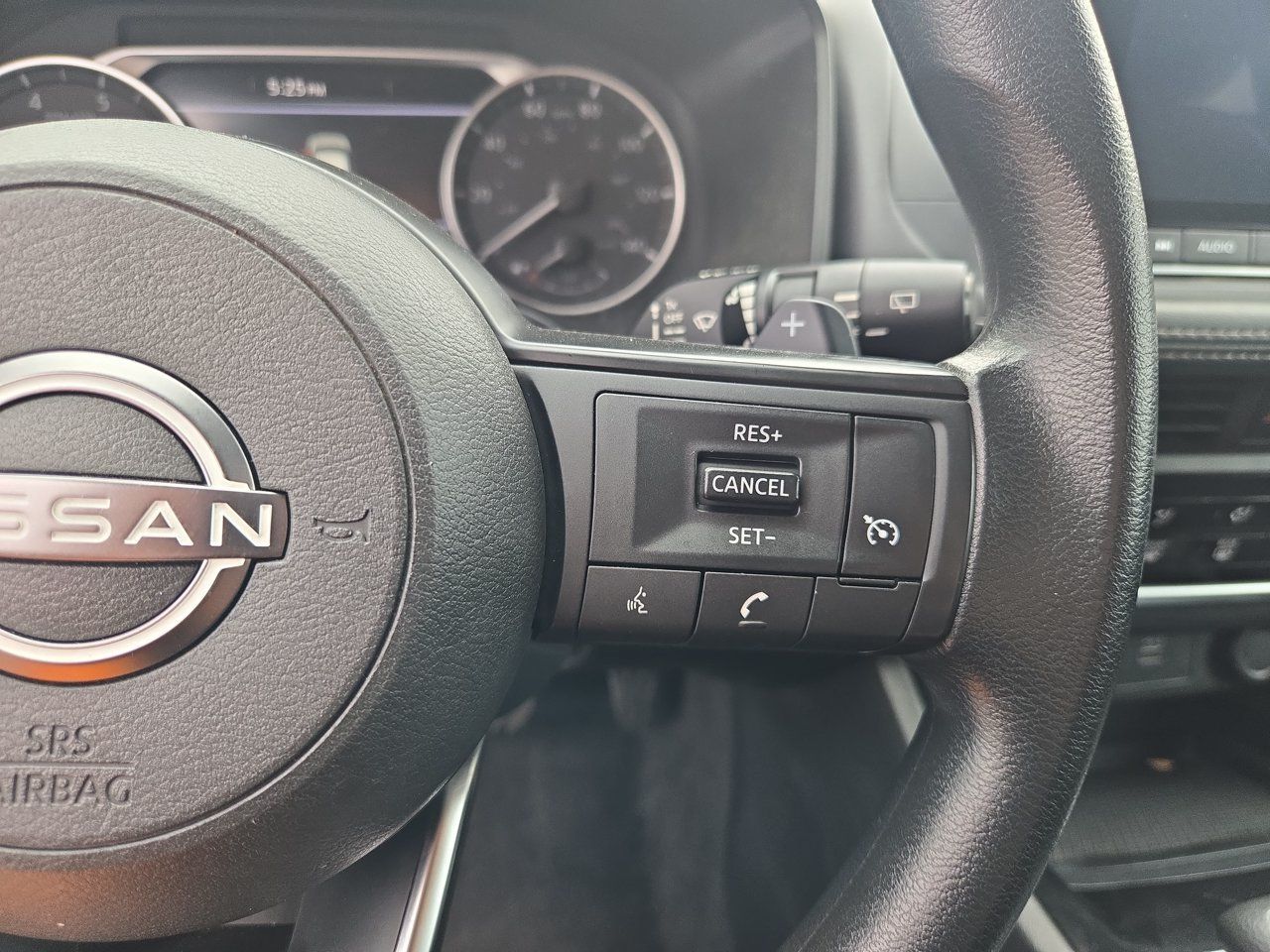 Used 2023 Nissan Rogue S FWD image 12