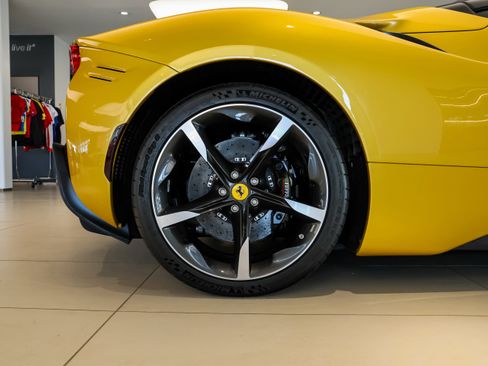 Used 2024 Ferrari SF90 Spider image 47