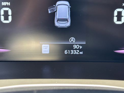 Certified 2023 Kia Soul LX w/ Option Group 015 FWD image 28