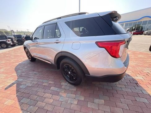 Used 2023 Ford Explorer XLT RWD image 32