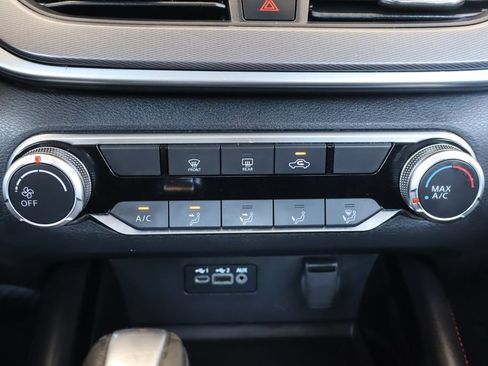 Used 2024 Nissan Altima 2.5 SR FWD image 25