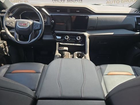 Used 2024 GMC Sierra 1500 AT4 w/ AT4 Preferred Package AWD/4WD image 10