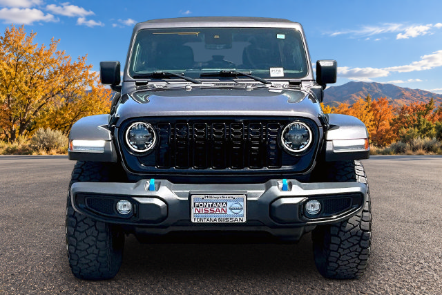 Used 2024 Jeep Wrangler Unlimited AWD/4WD image 2