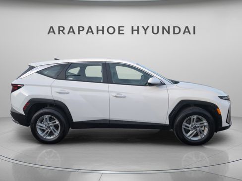 Used 2025 Hyundai Tucson SE image 6