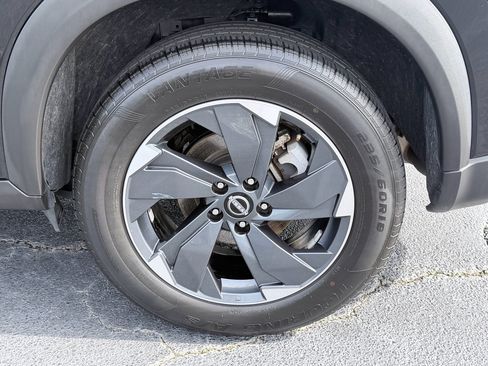 Used 2025 Nissan Rogue SV AWD/4WD image 33