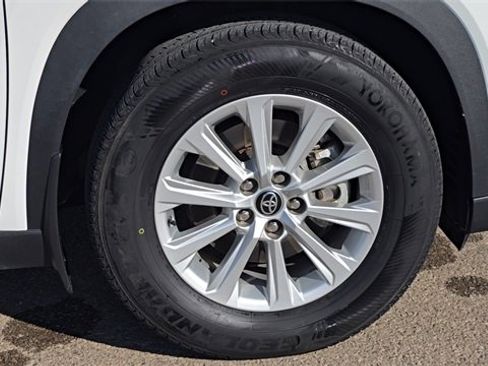 Used 2024 Toyota Grand Highlander XLE image 31