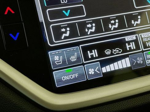 Certified 2025 Subaru Ascent Touring image 28