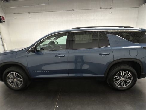 Used 2025 Chevrolet Traverse LT AWD/4WD image 6