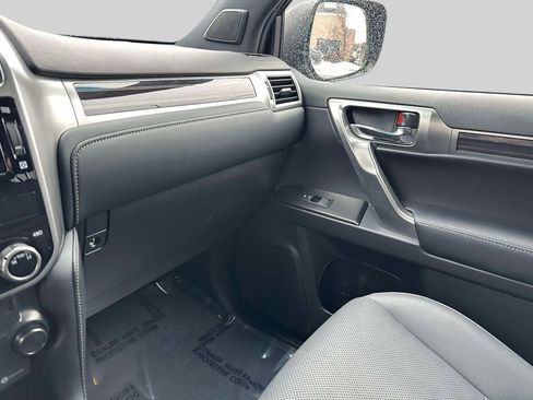 Used 2023 Lexus GX 460 Premium w/ Premium Package image 27