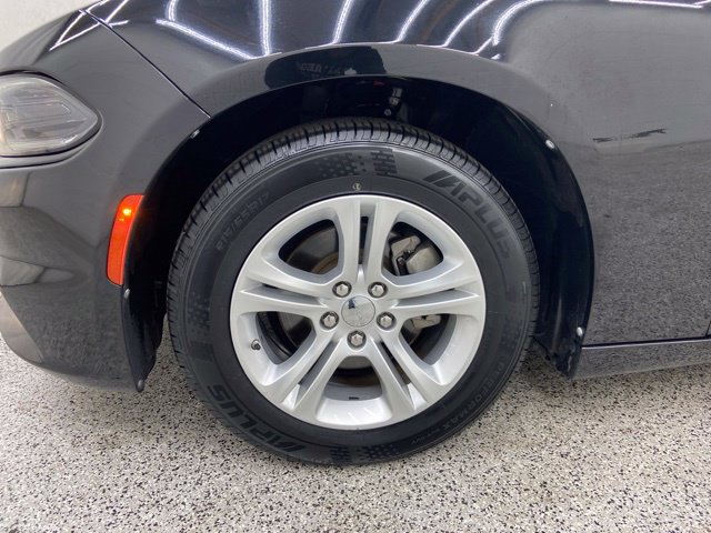 Used 2022 Dodge Charger SXT RWD image 11