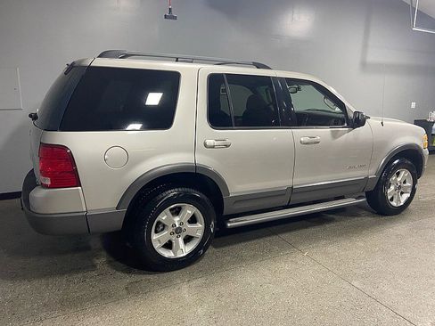 Used 2004 Ford Explorer XLT image 2