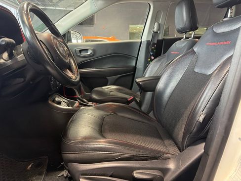 Used 2018 Jeep Compass Trailhawk AWD/4WD image 9