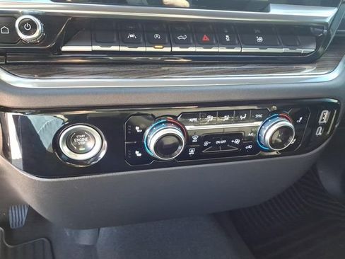 Used 2023 GMC Sierra 1500 Elevation image 13