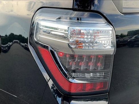 Used 2019 Toyota 4Runner SR5 Premium image 31