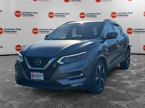 Used 2020 Nissan Rogue Sport SL w/ Premium Package image 3