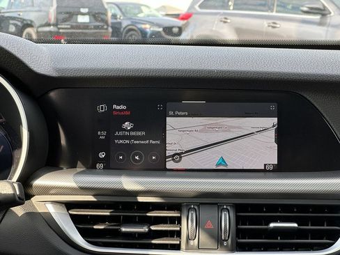 Used 2024 Alfa Romeo Stelvio Ti image 17