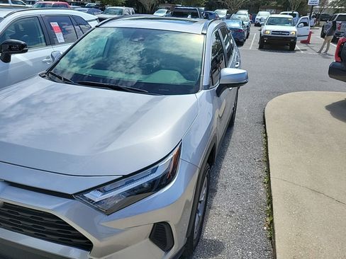 Used 2024 Toyota RAV4 XLE w/ Convenience Package image 4