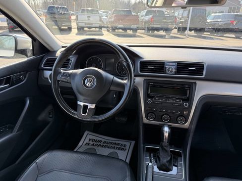 Used 2015 Volkswagen Passat 1.8T image 11