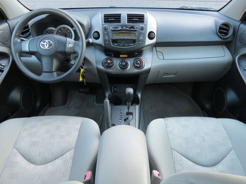 Used 2010 Toyota RAV4 2WD image 9
