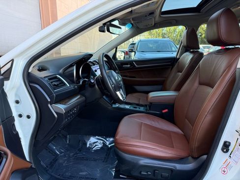 Used 2017 Subaru Outback 3.6R Touring w/ Popular Package #5A image 9