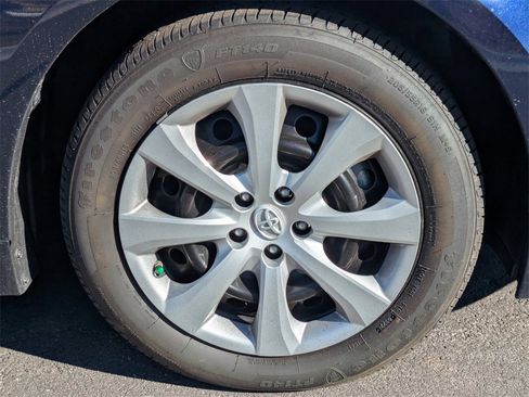 Used 2022 Toyota Corolla LE image 10