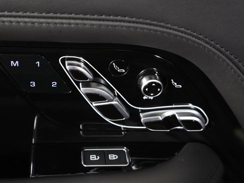 Used 2021 Land Rover Range Rover SV Autobiography Dynamic image 45