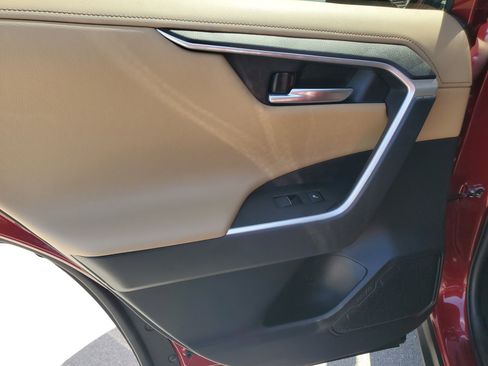 Used 2023 Toyota RAV4 Limited image 22