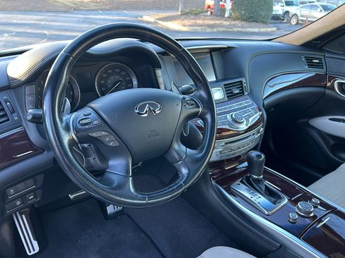 Used 2016 INFINITI Q70 3.7 w/ Sport Package image 10