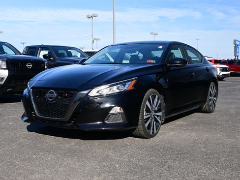 Certified 2020 Nissan Altima 2.5 SR w/ Premium Package image 6