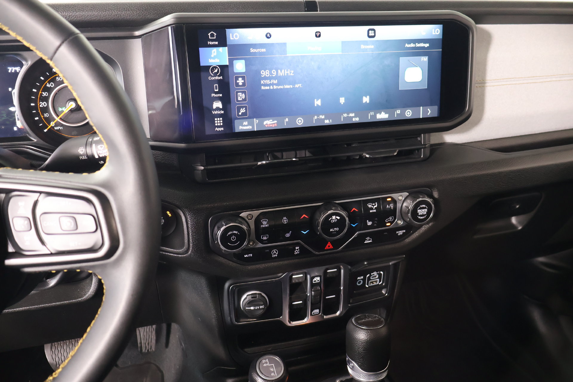 Used 2024 Jeep Gladiator Sport AWD/4WD image 5