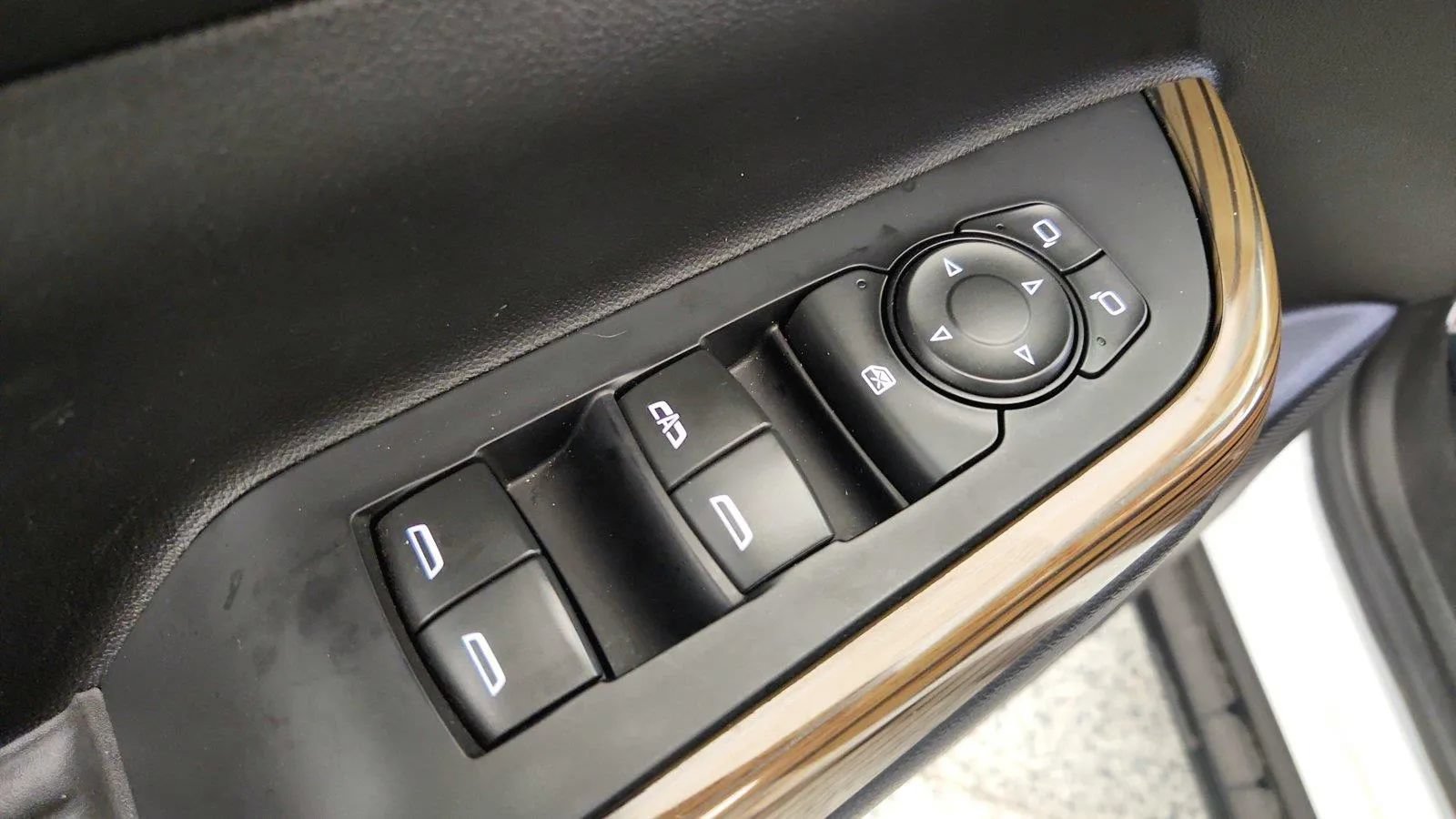 Used 2022 GMC Acadia SLE FWD image 23