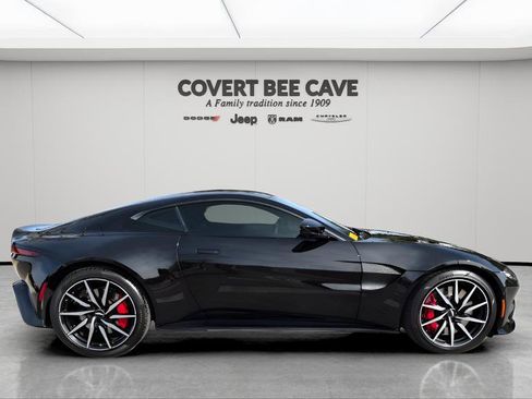 Used 2019 Aston Martin V8 Vantage Coupe image 10