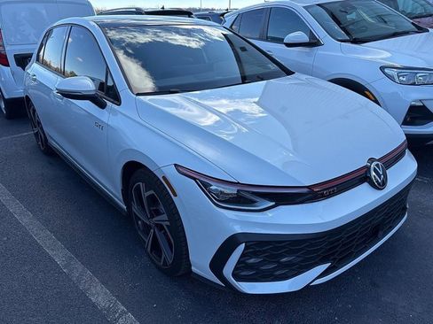 Used 2025 Volkswagen GTI SE image 3