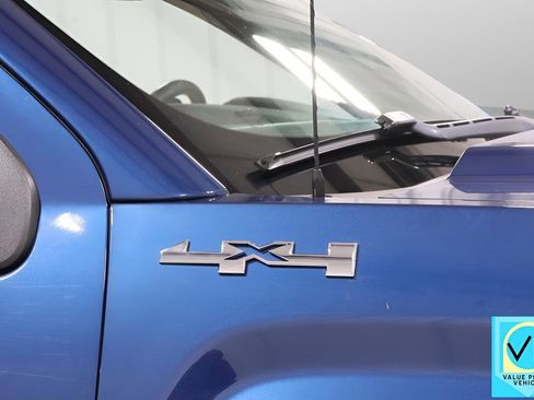 Used 2017 GMC Sierra 1500 SLE image 30