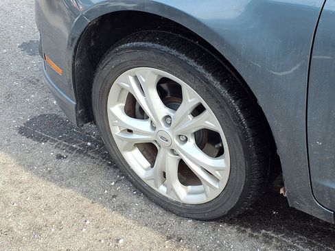 Used 2012 Ford Fusion SE image 24