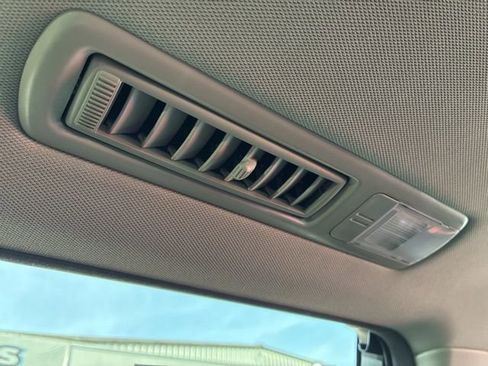 Used 2016 Toyota Highlander Limited image 25